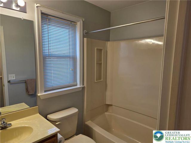 161 West 30 th Street, Allen Twp, PA 18067