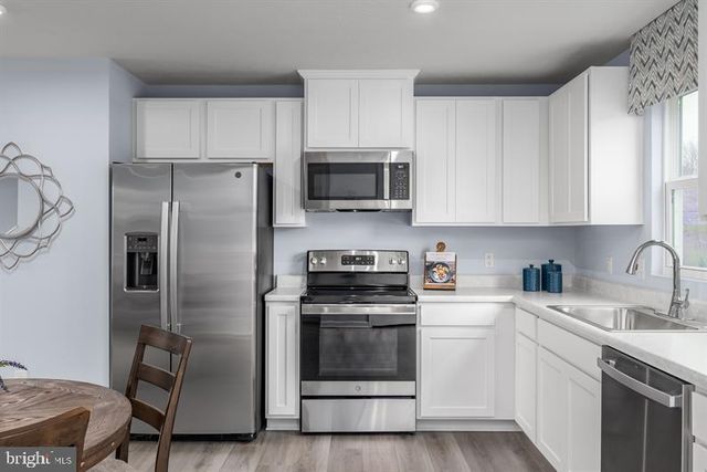 100 LIMESTONE DR, Dillsburg, PA 17019