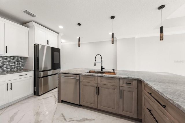 211 DOLPHIN POINT 303, Clearwater, FL 33767