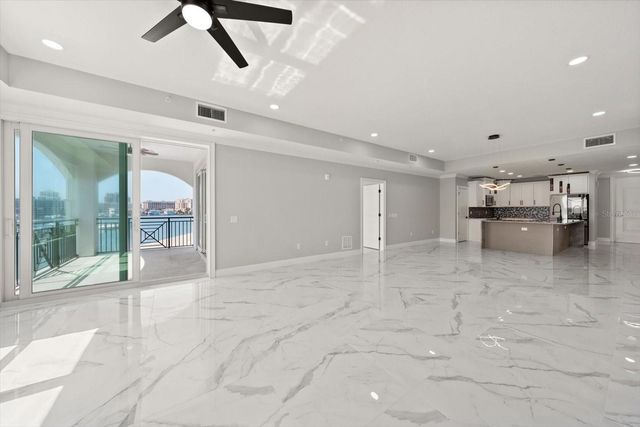 211 DOLPHIN POINT 303, Clearwater, FL 33767