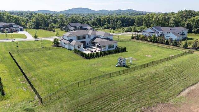 1297 Broad Oaks Dr, Brentwood, TN 37027