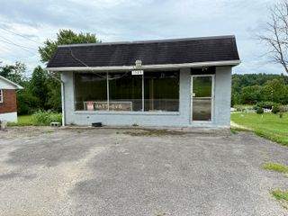 1589 Richmond Road, Irvine, KY 40336