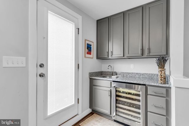 423 NOTTOWAY WALK, Alexandria, VA 22304