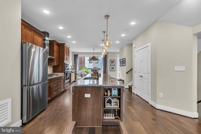 423 NOTTOWAY WALK, Alexandria, VA 22304
