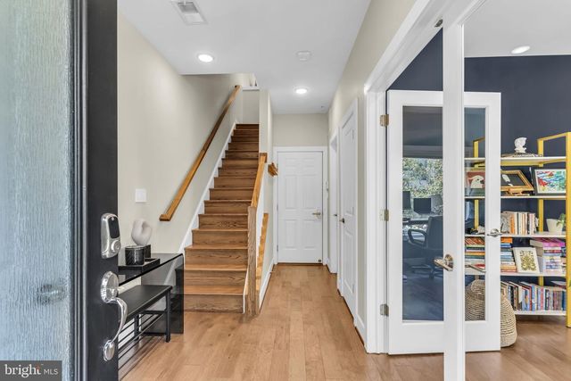 423 NOTTOWAY WALK, Alexandria, VA 22304