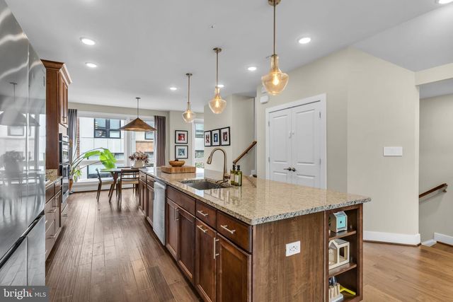423 NOTTOWAY WALK, Alexandria, VA 22304
