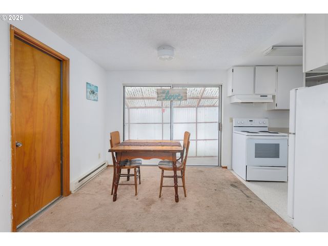 -1 Ne DOUGLAS St, Newport, OR 97365