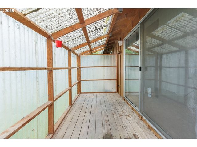 -1 Ne DOUGLAS St, Newport, OR 97365