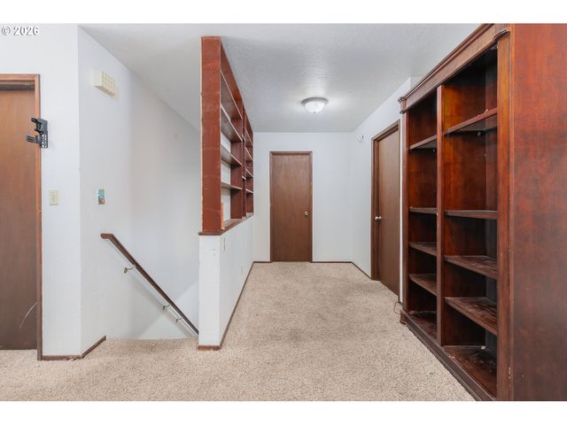 -1 Ne DOUGLAS St, Newport, OR 97365