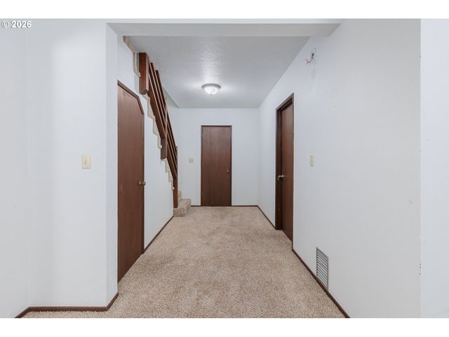 -1 Ne DOUGLAS St, Newport, OR 97365