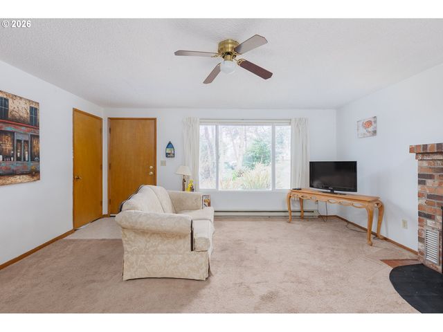 -1 Ne DOUGLAS St, Newport, OR 97365