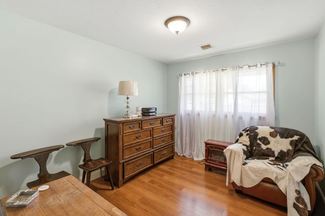1302 W Fultz St, Wichita, KS 67217