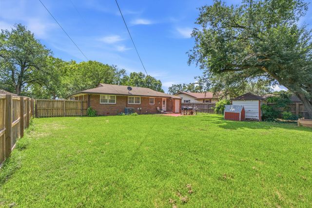 1302 W Fultz St, Wichita, KS 67217