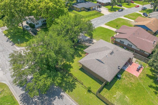 1302 W Fultz St, Wichita, KS 67217
