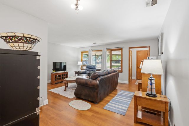 1302 W Fultz St, Wichita, KS 67217