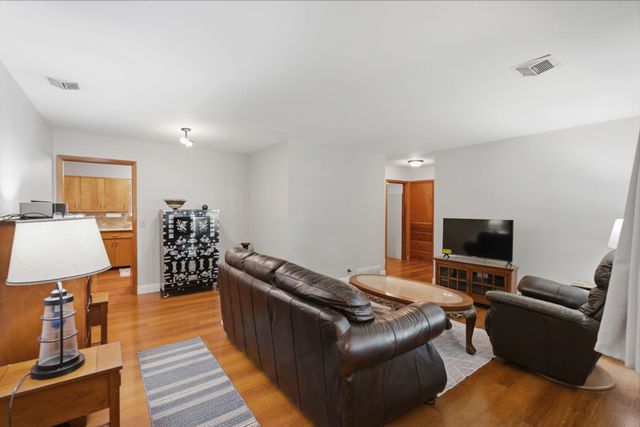1302 W Fultz St, Wichita, KS 67217