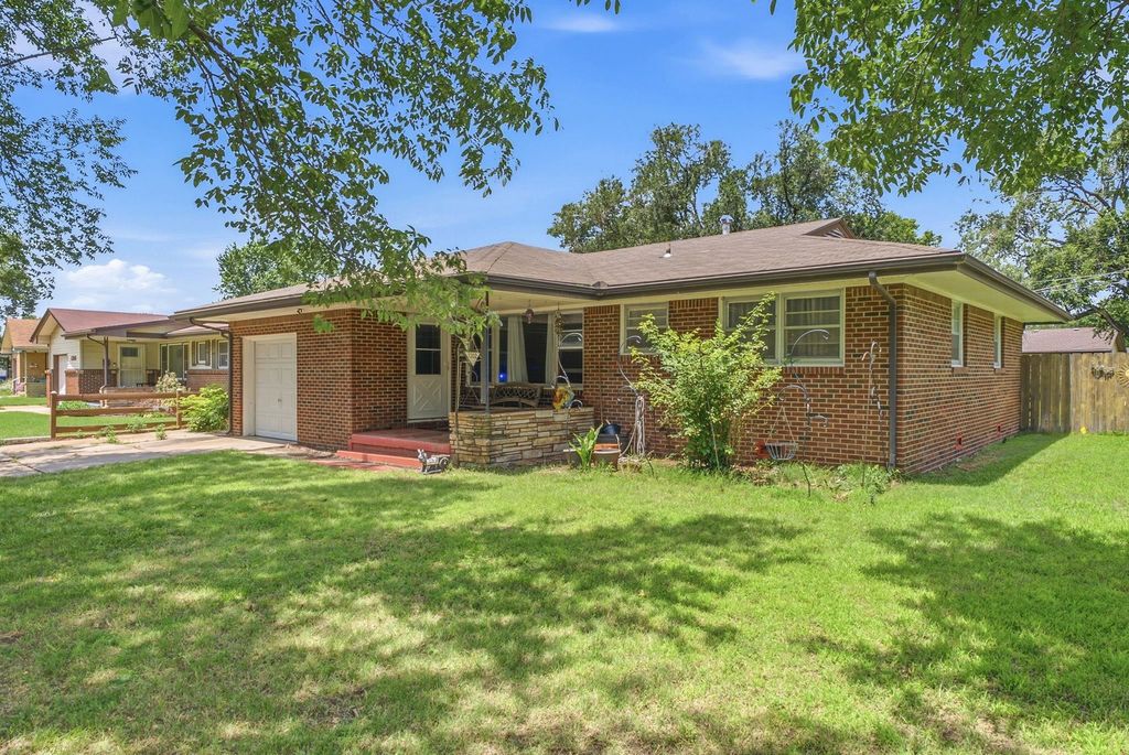 1302 W Fultz St, Wichita, KS 67217