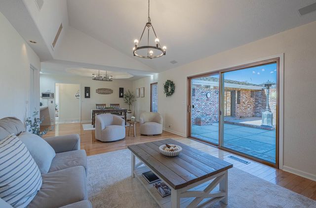 1527 Atherton Way, Salinas, CA 93906