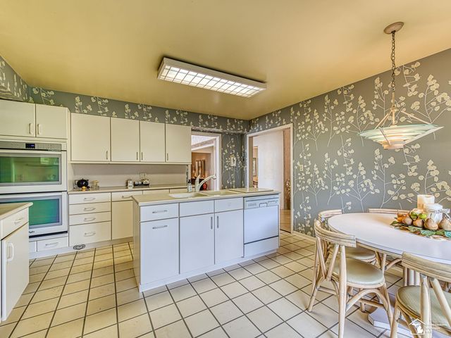 1605 Arbor Avenue, Monroe, MI 48162