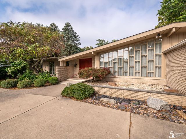 1605 Arbor Avenue, Monroe, MI 48162