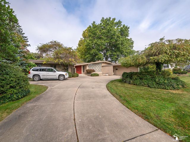 1605 Arbor Avenue, Monroe, MI 48162