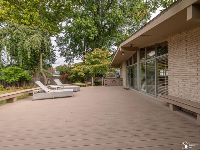 1605 Arbor Avenue, Monroe, MI 48162