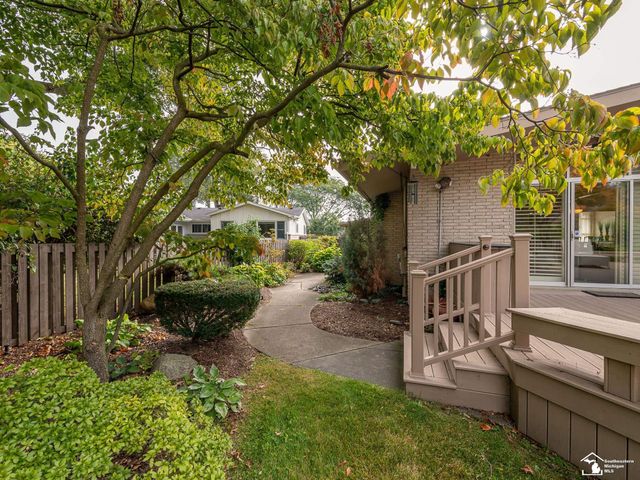 1605 Arbor Avenue, Monroe, MI 48162