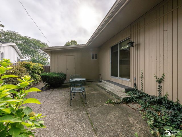 1605 Arbor Avenue, Monroe, MI 48162