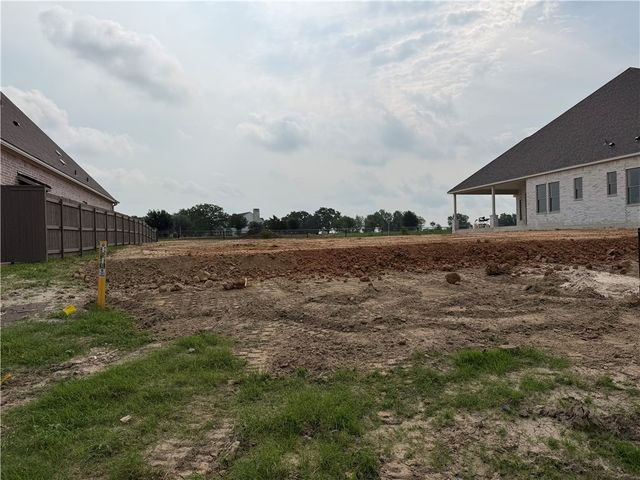 7048 Skipping Rock Path, Bryan, TX 77808