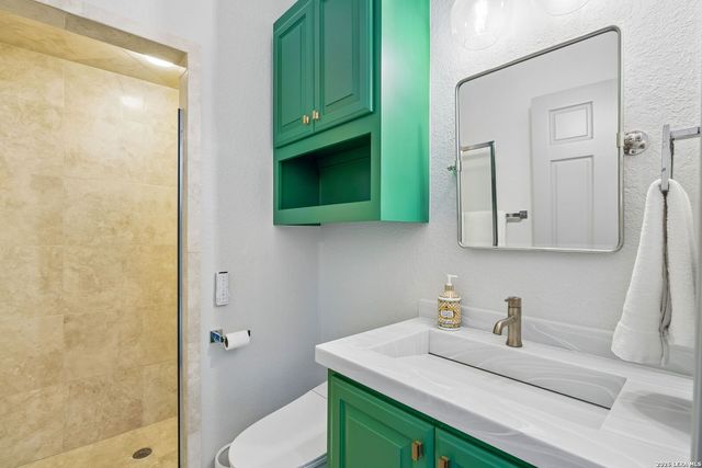 318 Hyacinth Ln, San Antonio, TX 78260