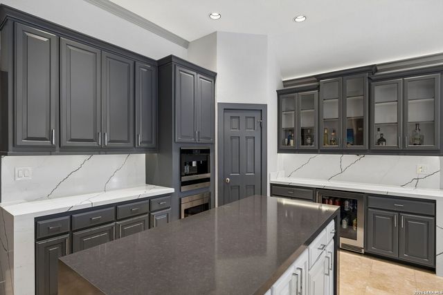 318 Hyacinth Ln, San Antonio, TX 78260