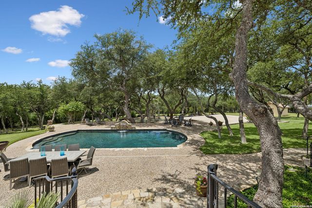 318 Hyacinth Ln, San Antonio, TX 78260
