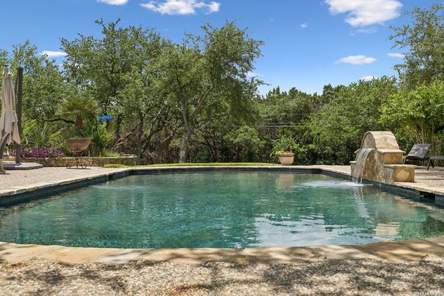 318 Hyacinth Ln, San Antonio, TX 78260