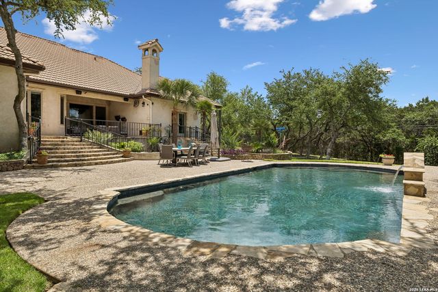 318 Hyacinth Ln, San Antonio, TX 78260
