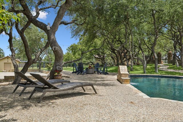 318 Hyacinth Ln, San Antonio, TX 78260