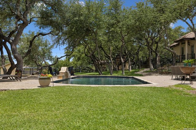 318 Hyacinth Ln, San Antonio, TX 78260