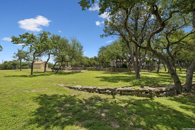 318 Hyacinth Ln, San Antonio, TX 78260