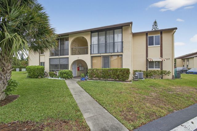 327 Pine Ridge Circle A-1, Greenacres, FL 33463
