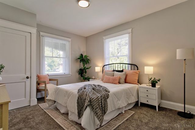 7228 Plainfield Road, Deer Park, OH 45236