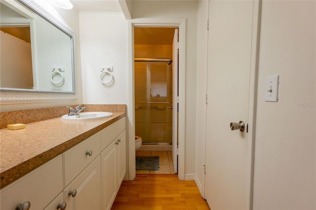 6860 WHITMAN COURT 32B, Sarasota, FL 34243