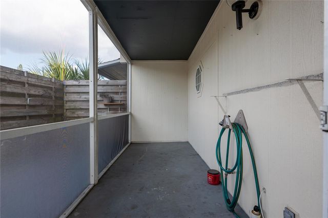 6860 WHITMAN COURT 32B, Sarasota, FL 34243