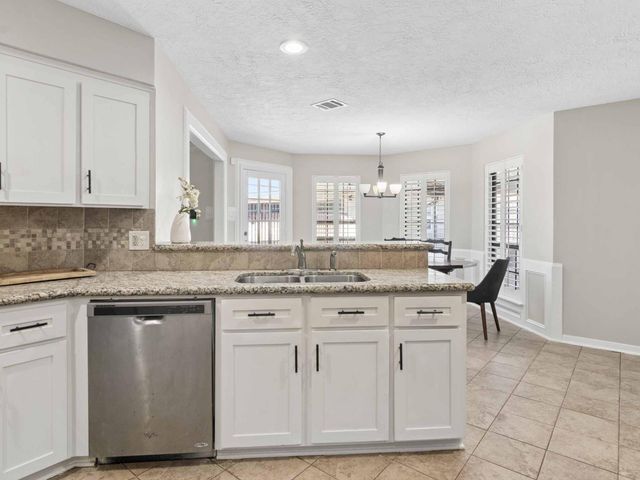 414 Yorkshire Court, Deer Park, TX 77536