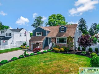 7 Center Place, Middlesex, NJ 08846
