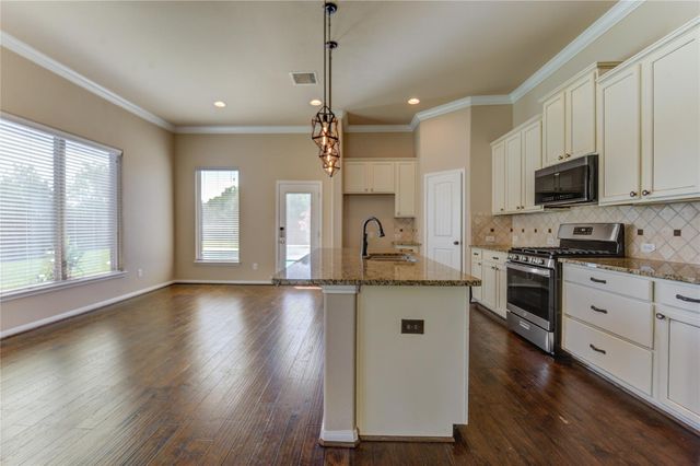 434 Bay Grove Lane, La Porte, TX 77571