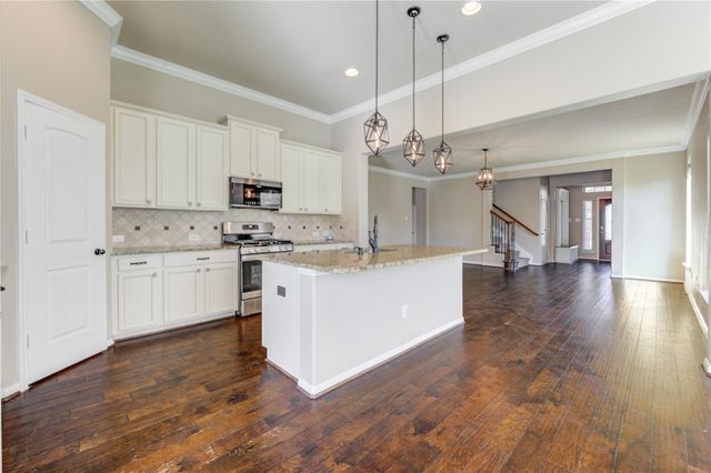 434 Bay Grove Lane, La Porte, TX 77571