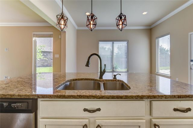 434 Bay Grove Lane, La Porte, TX 77571