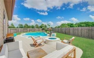 434 Bay Grove Lane, La Porte, TX 77571