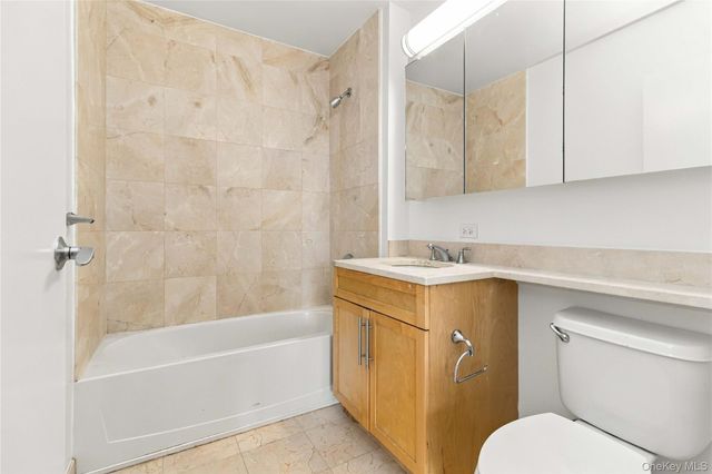 40-26 College Point Boulevard 8N, Flushing, NY 11354