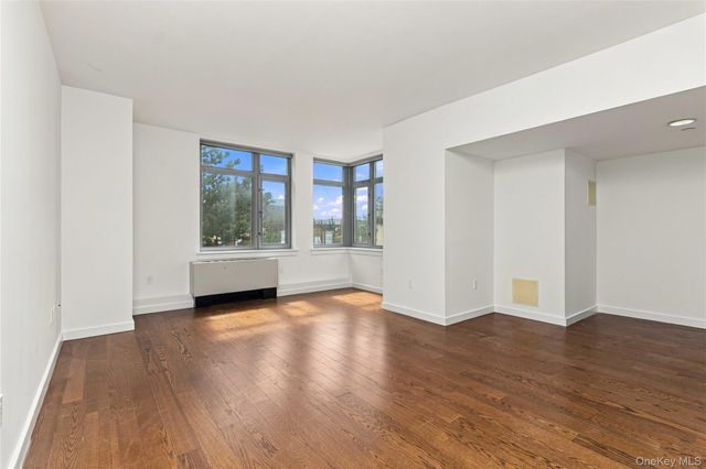 40-26 College Point Boulevard 8N, Flushing, NY 11354