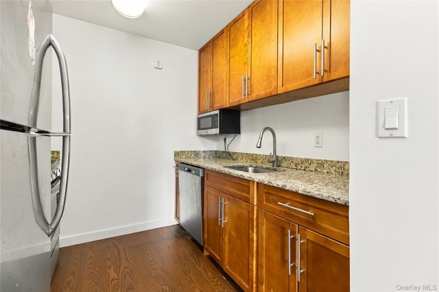 40-26 College Point Boulevard 8N, Flushing, NY 11354